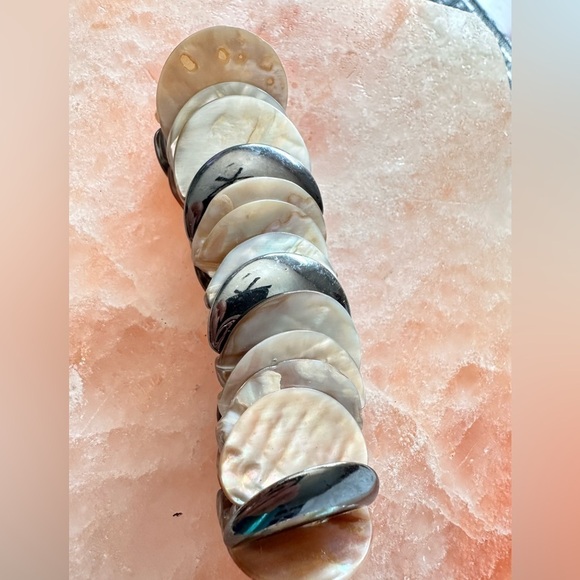 Bracelet Natural Shell And Hematite Stretch OS Mother Of Ocean Pearl 1918 R - Picture 5 of 10